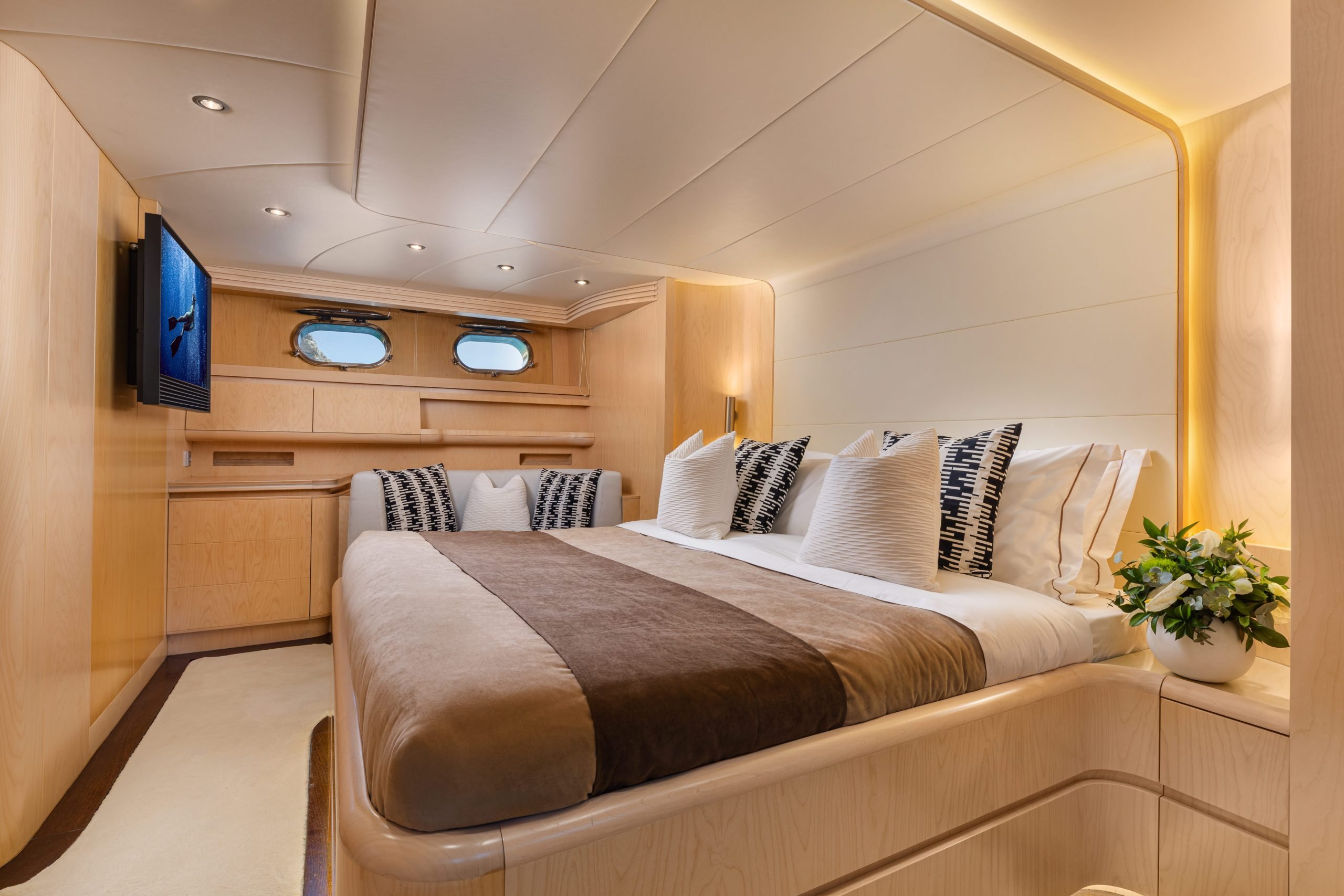 GRAY WOLF (ex PRINCESS L) yacht detail photo