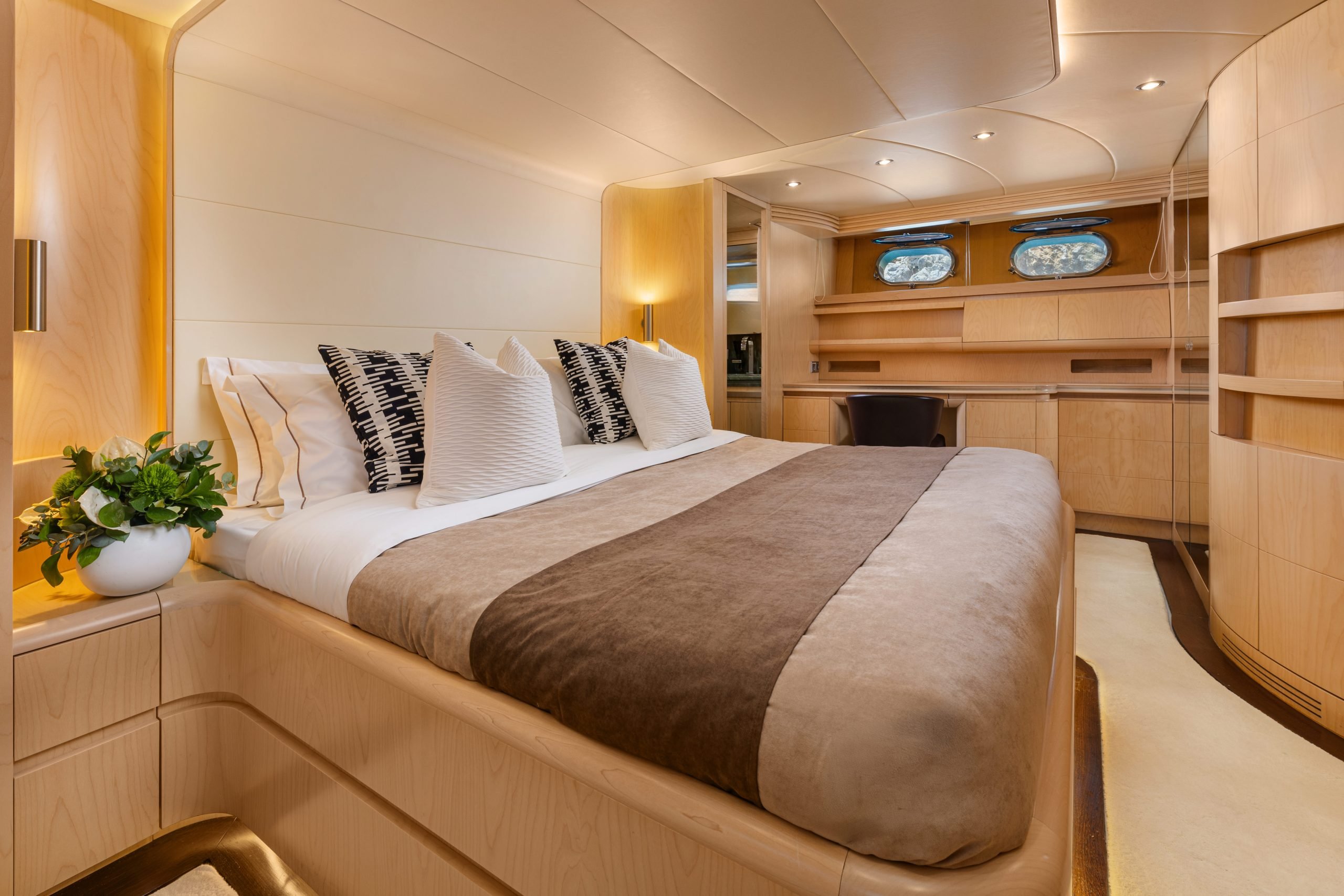GRAY WOLF (ex PRINCESS L) yacht detail photo