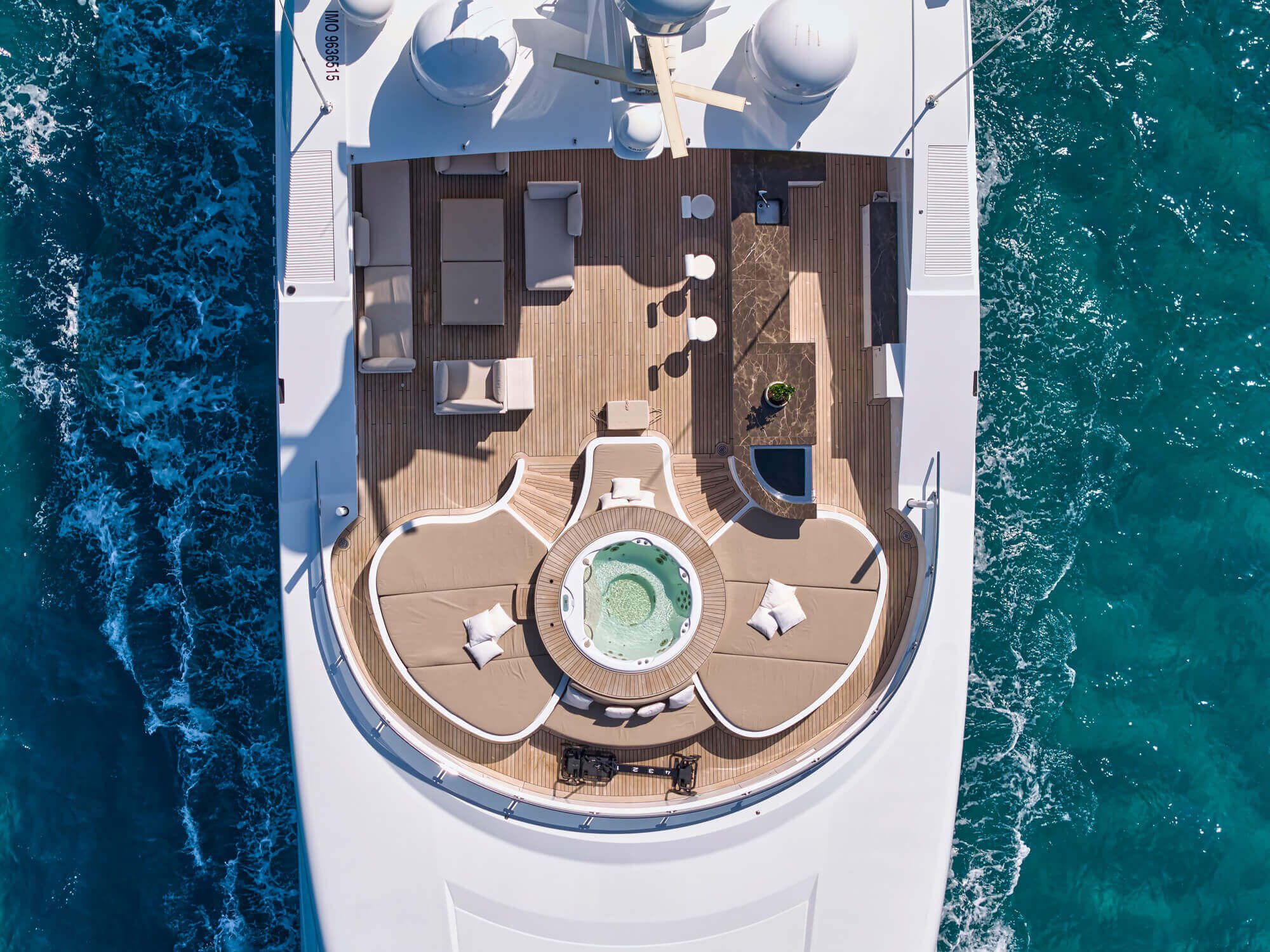 PERSEFONI I master suite