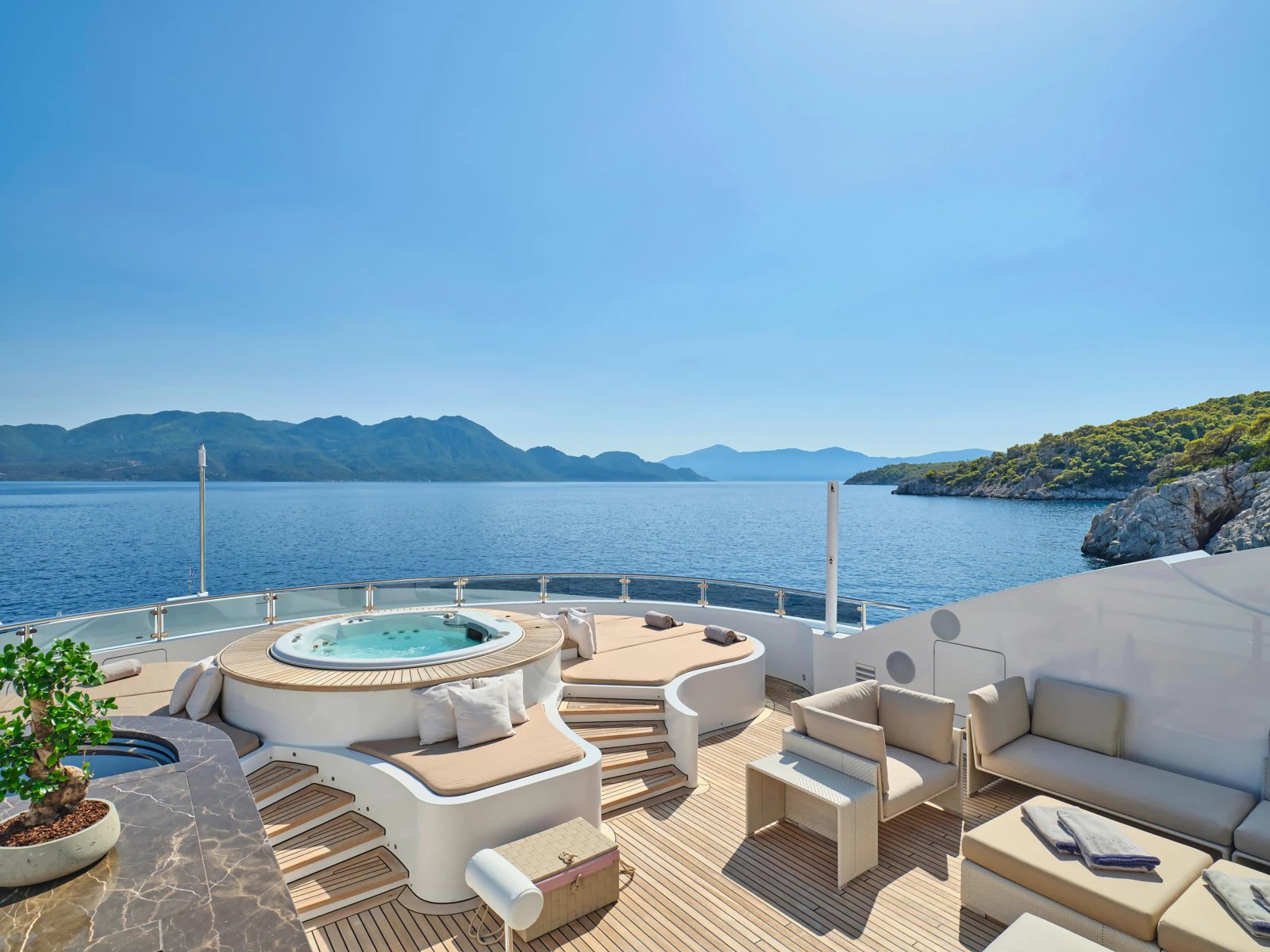 PERSEFONI I beach club