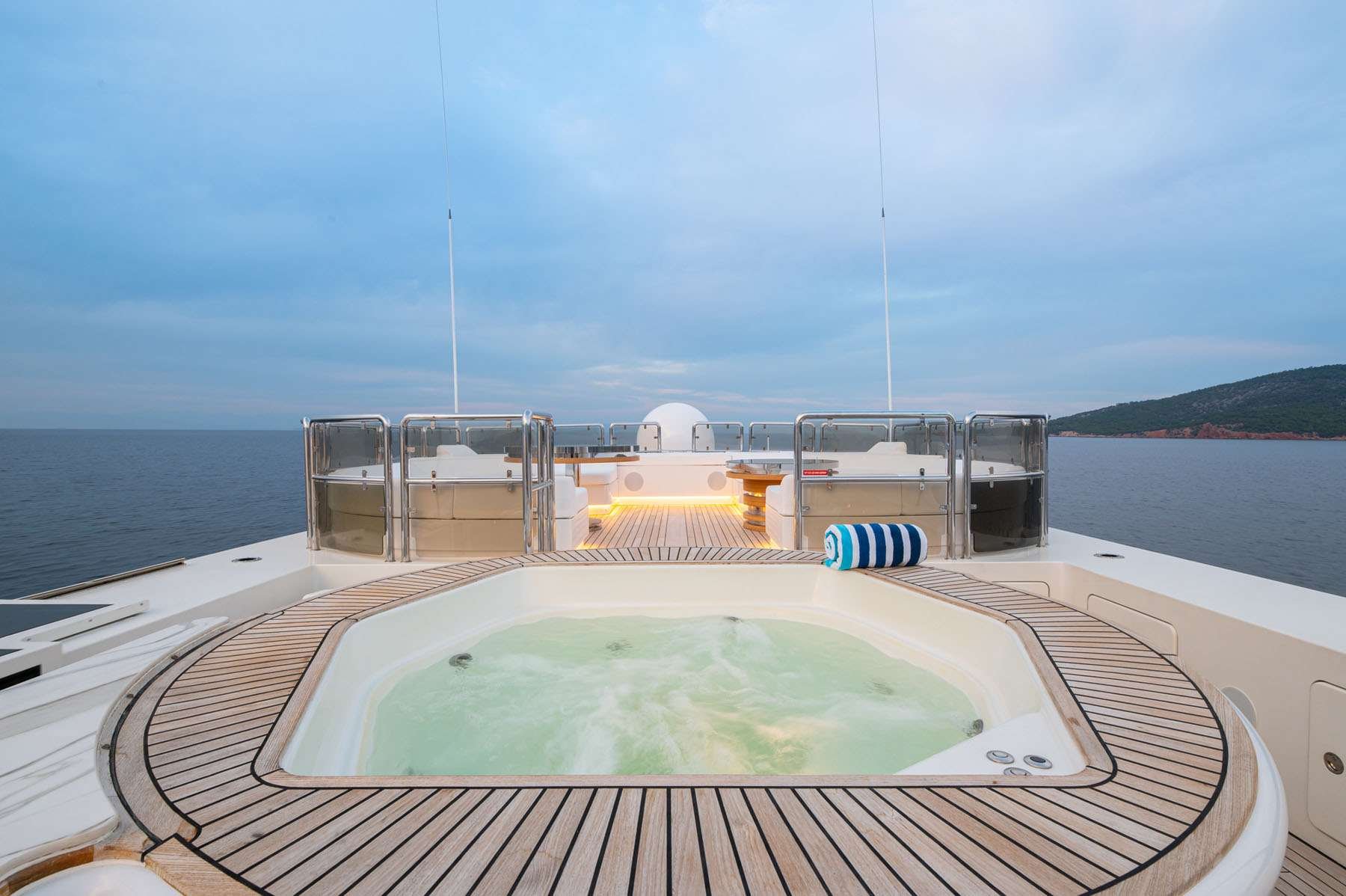 BARENTS yacht detail photo