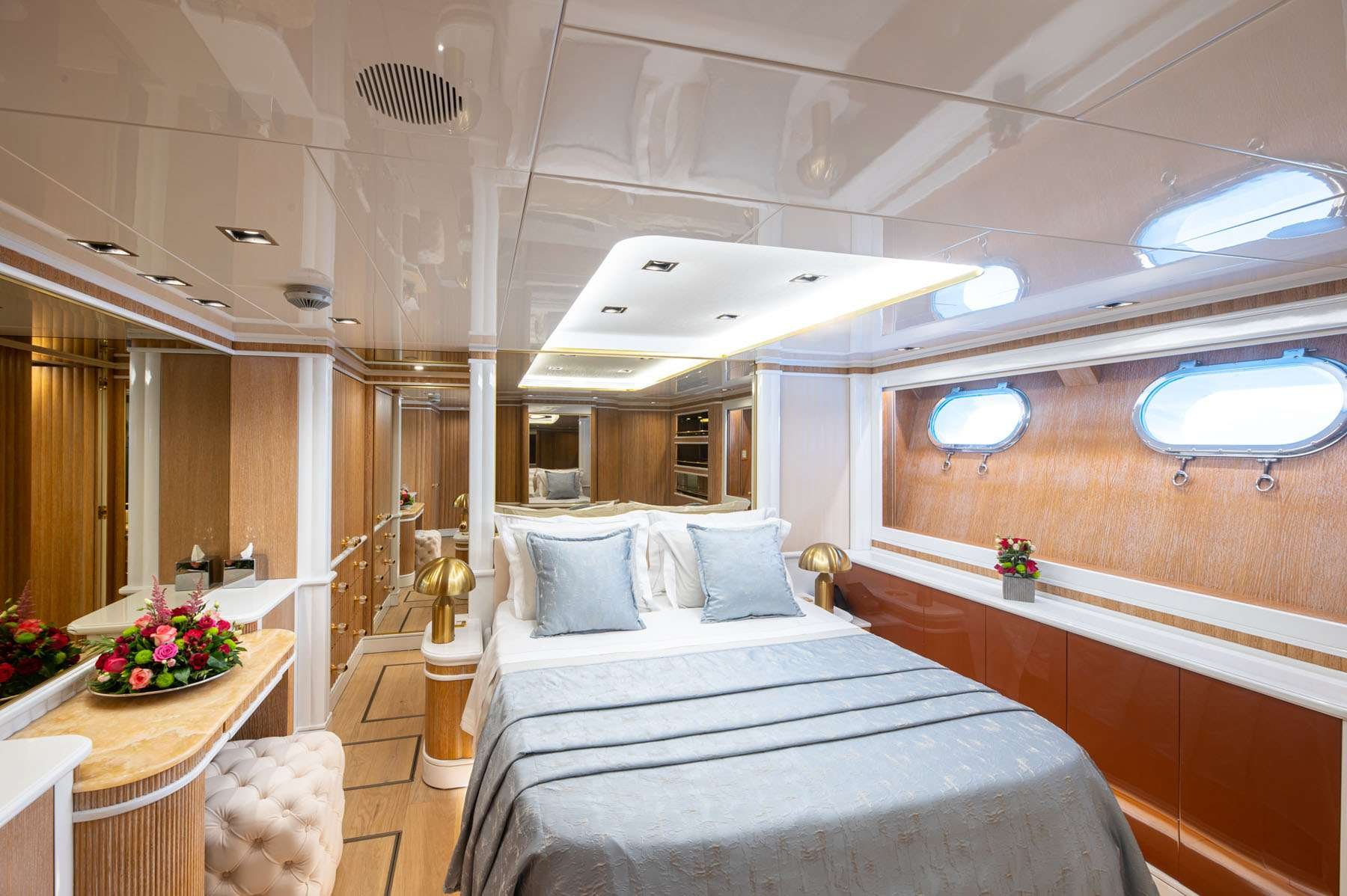 BARENTS yacht detail photo