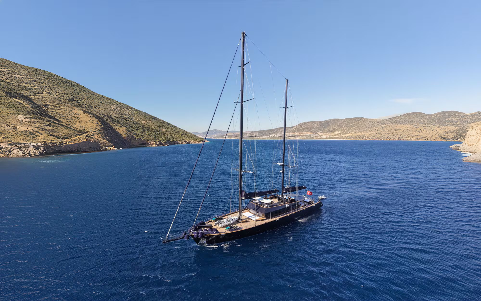 OGUZ KHAN yacht exterior profile