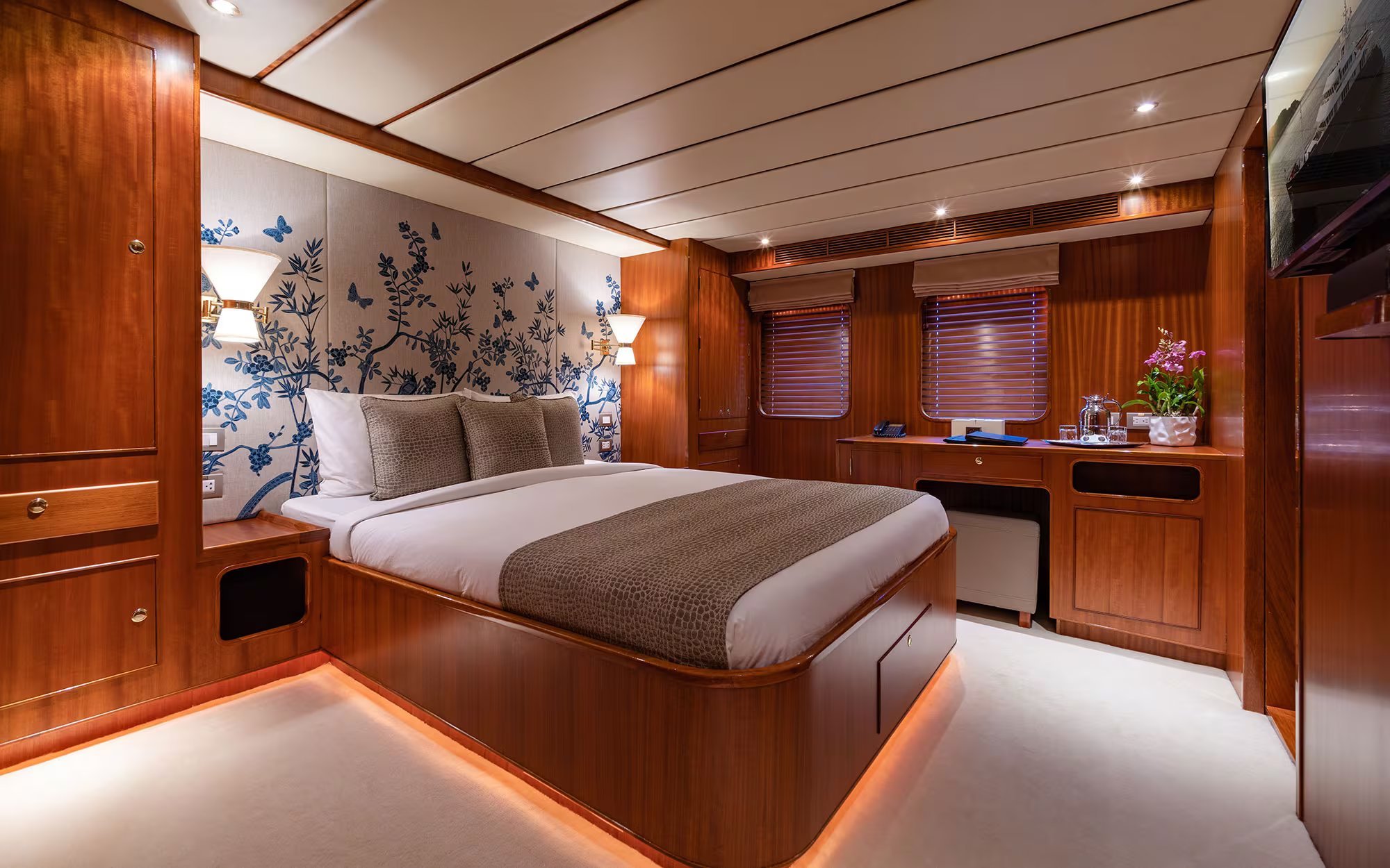 NORTHERN SUN yacht detail photo