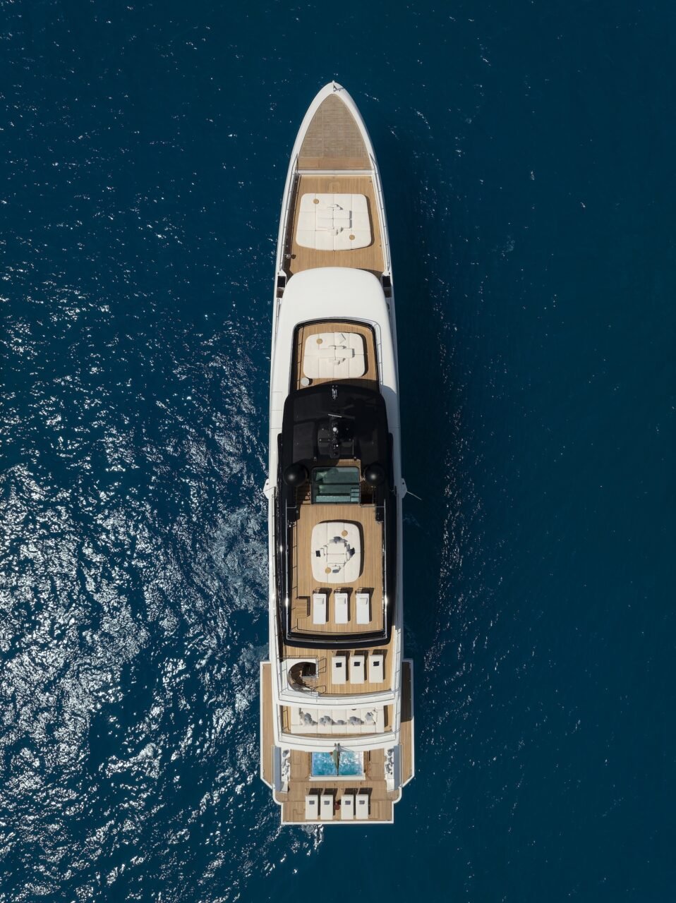 CONTIGO sundeck lounge