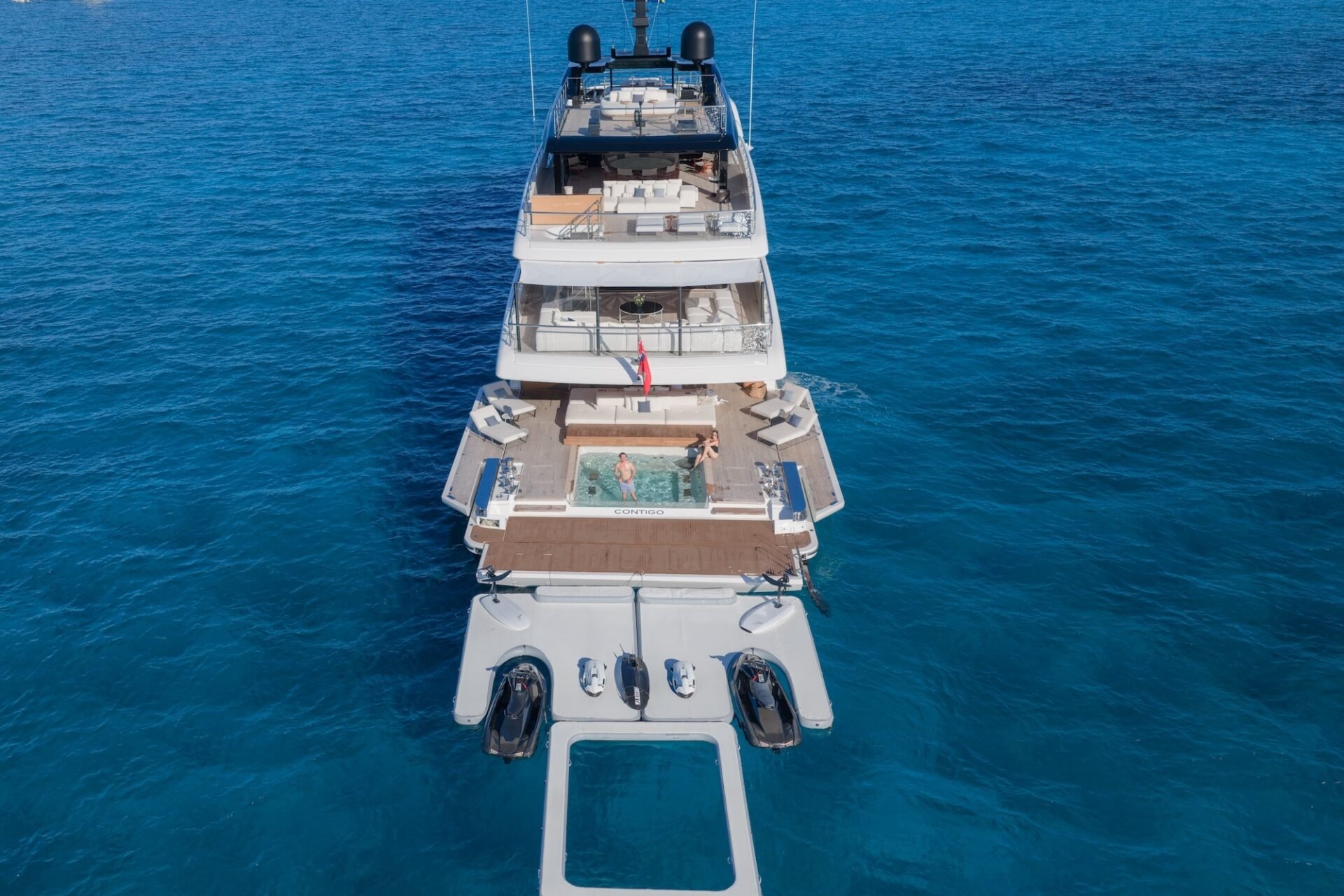 CONTIGO main salon interior