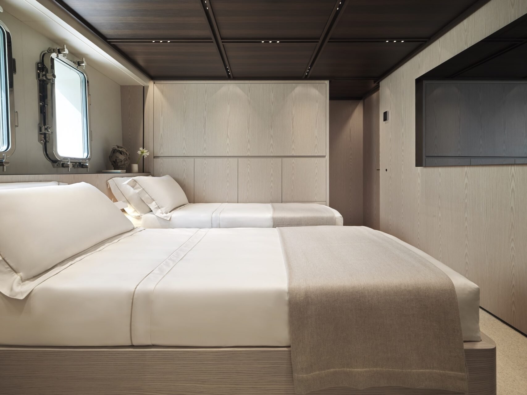 CONTIGO yacht detail photo