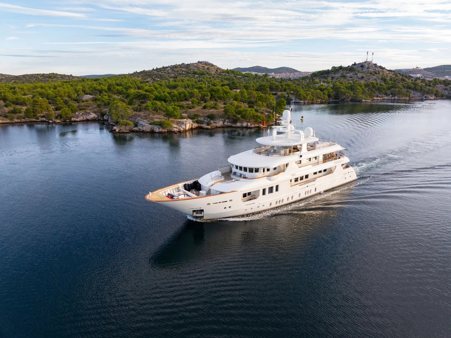 INCAL sundeck lounge