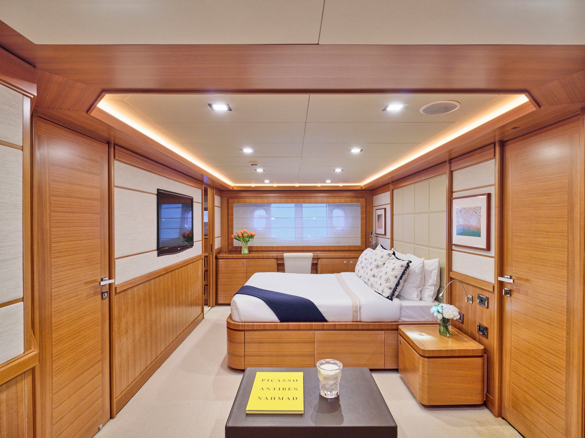 BEST OFF yacht detail photo