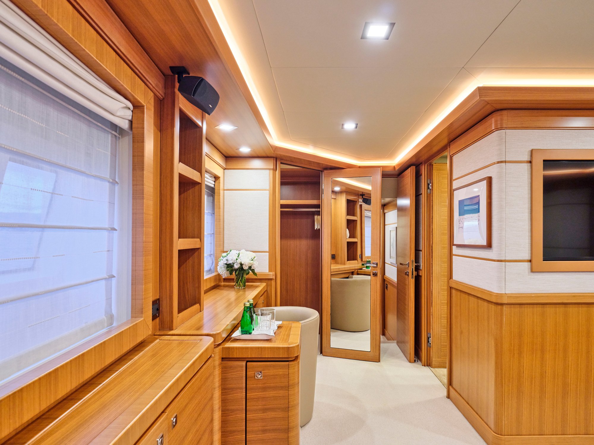 BEST OFF yacht detail photo