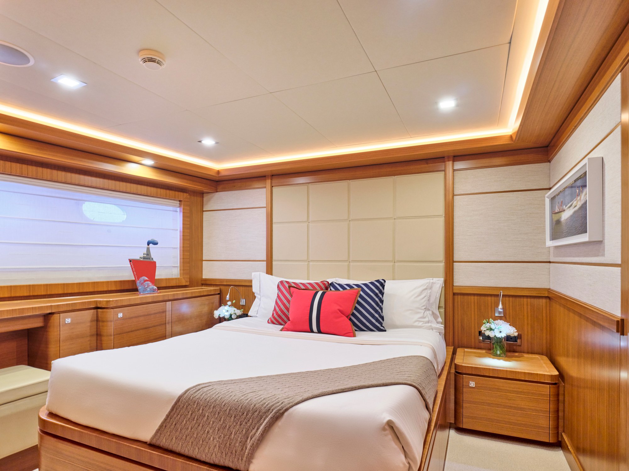 BEST OFF yacht detail photo