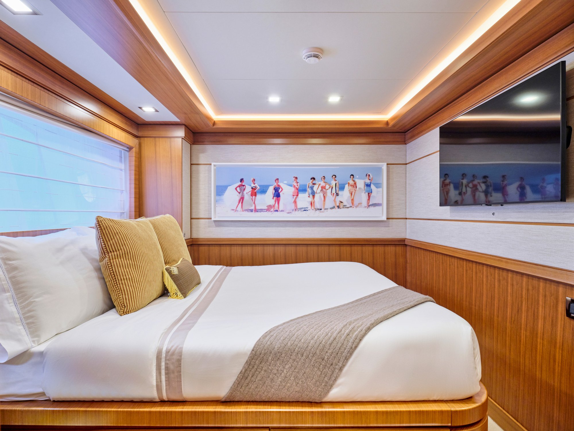 BEST OFF yacht detail photo