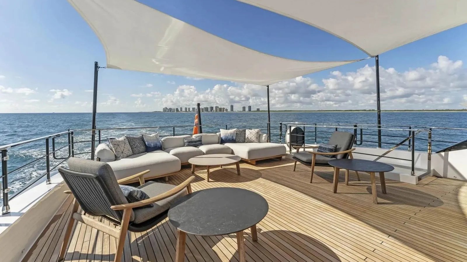 EVEXIAS I yacht detail photo