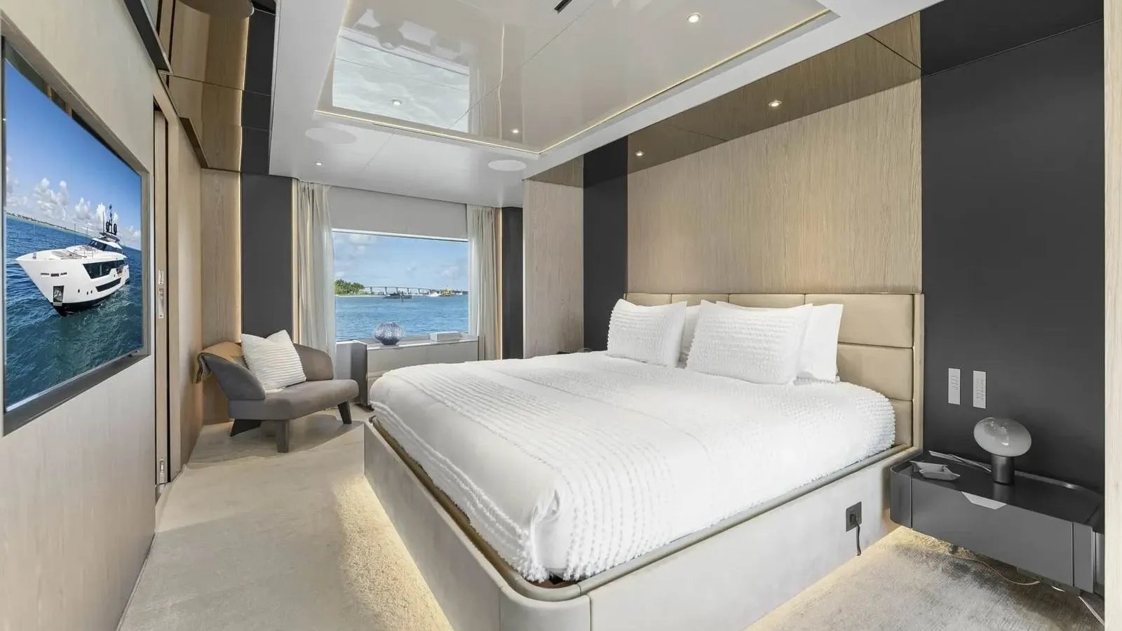 EVEXIAS I yacht detail photo