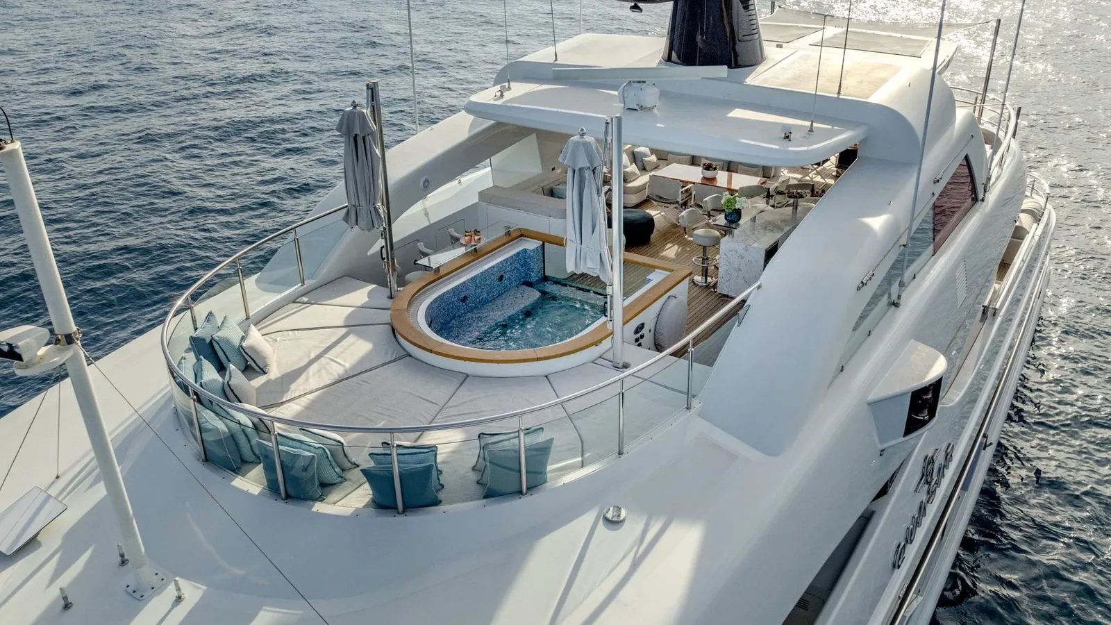 QUASAR sundeck lounge