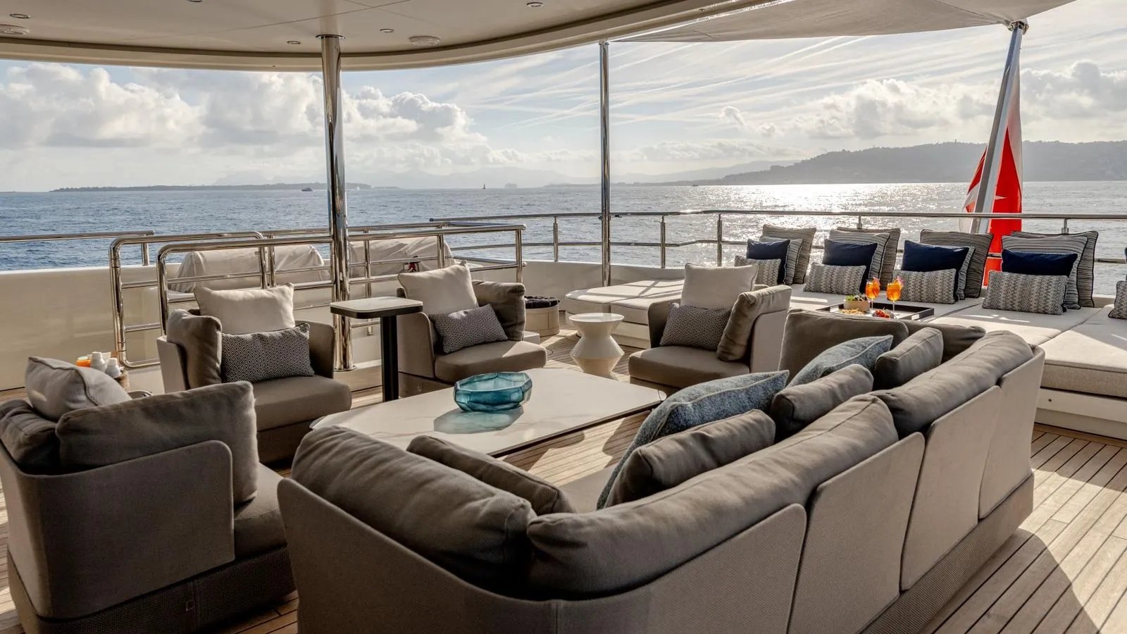 QUASAR yacht detail photo