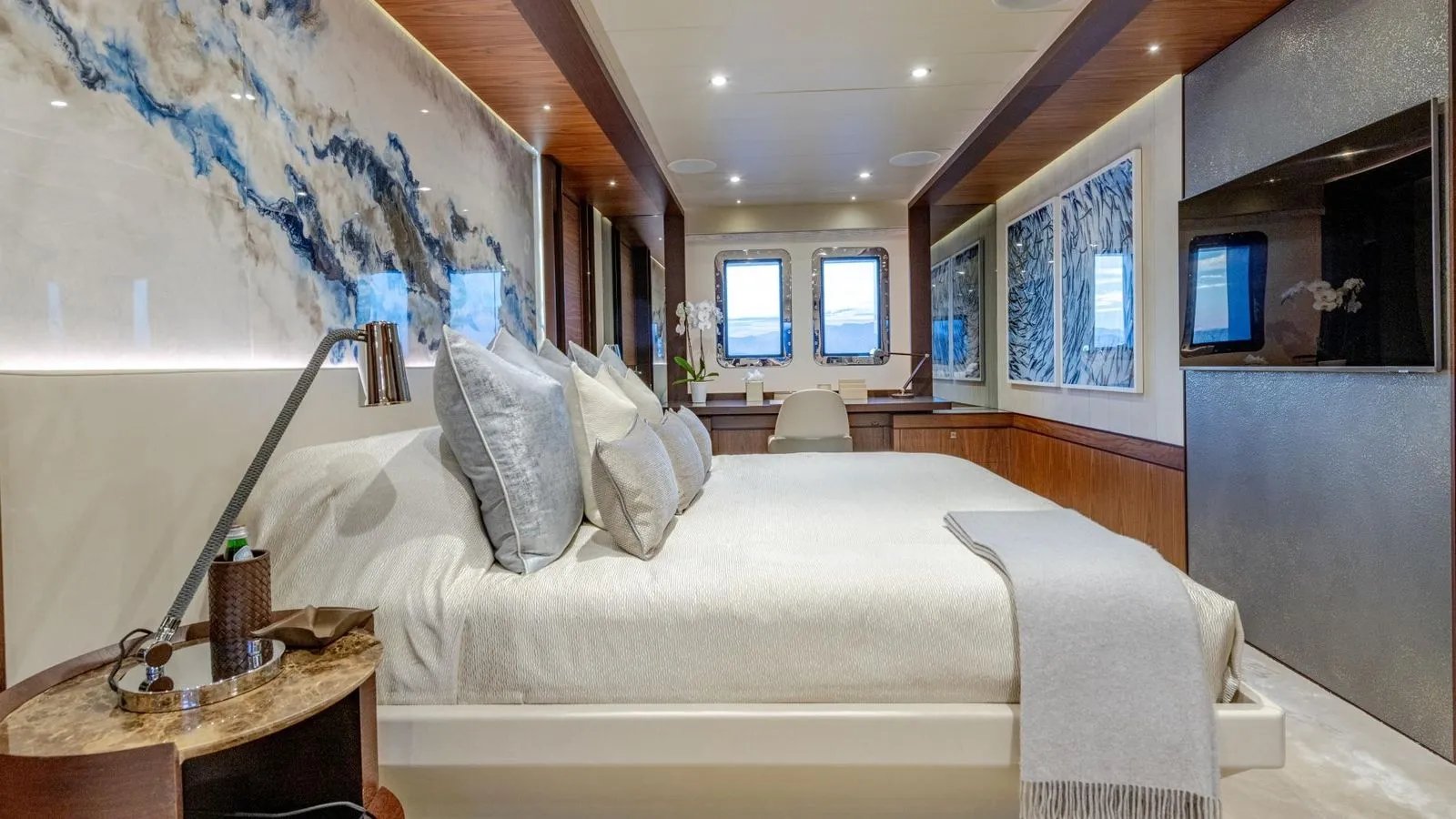 QUASAR yacht detail photo