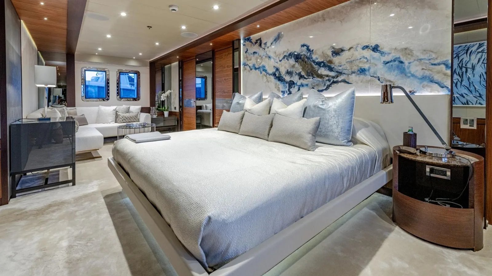 QUASAR yacht detail photo