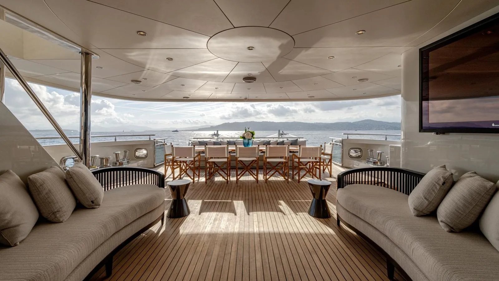 QUASAR yacht detail photo