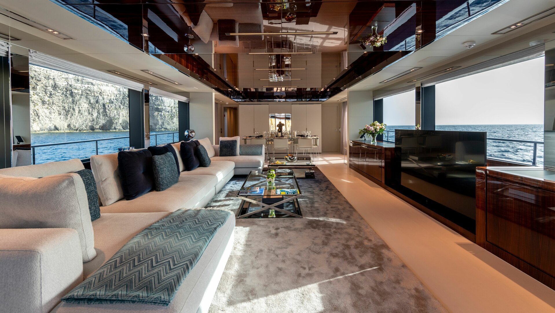FIGURATI yacht detail photo