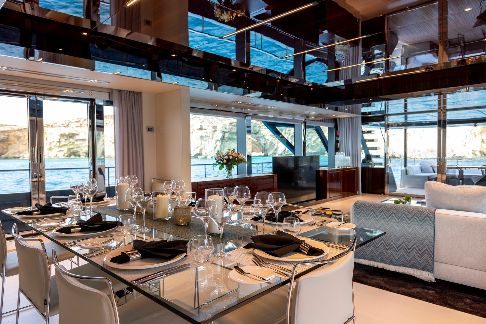 FIGURATI yacht detail photo