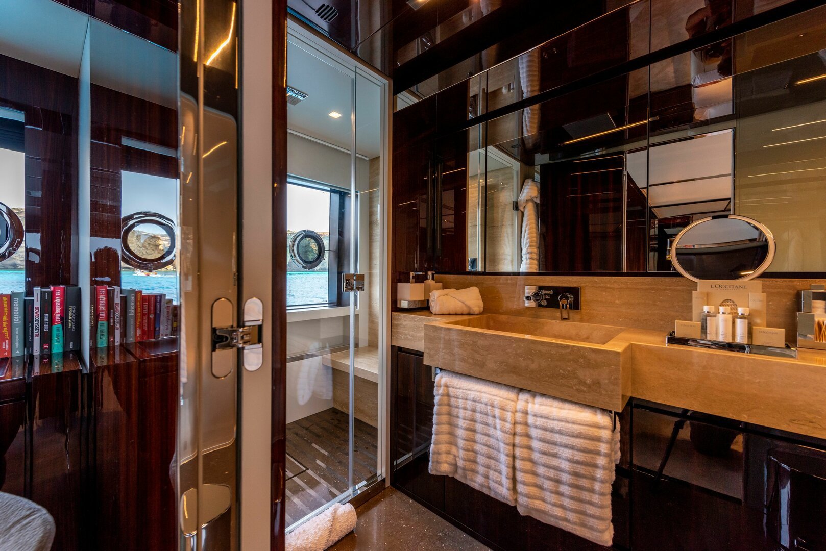 FIGURATI yacht detail photo