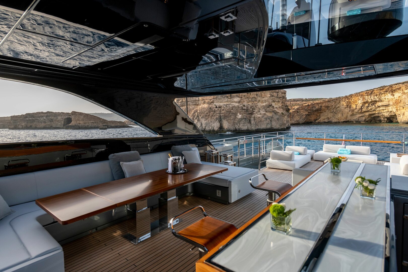 FIGURATI yacht detail photo