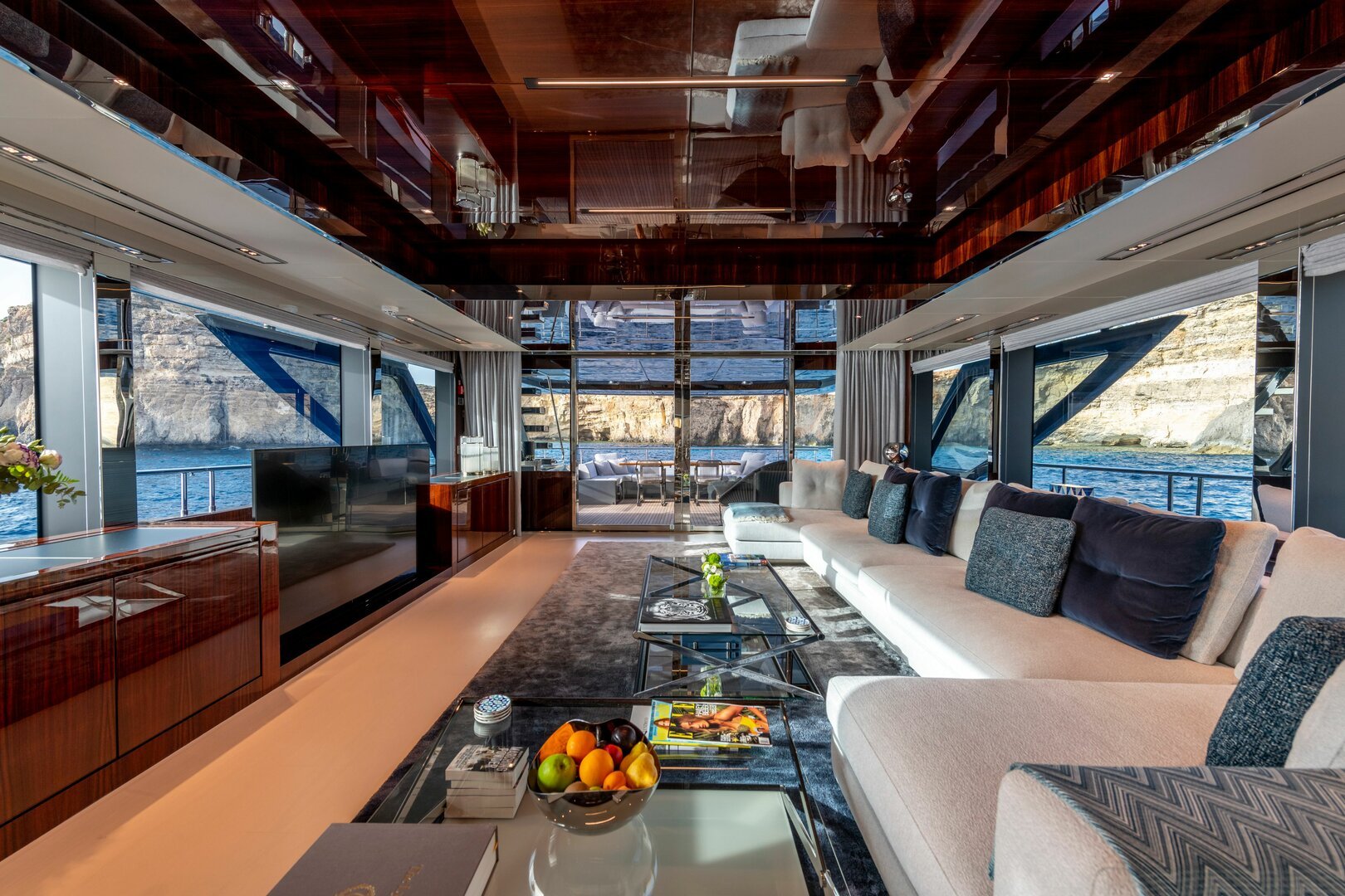 FIGURATI yacht detail photo
