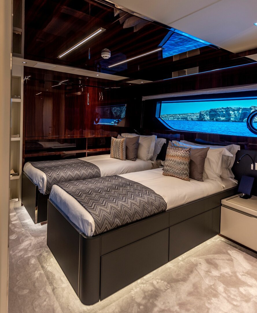 FIGURATI yacht detail photo