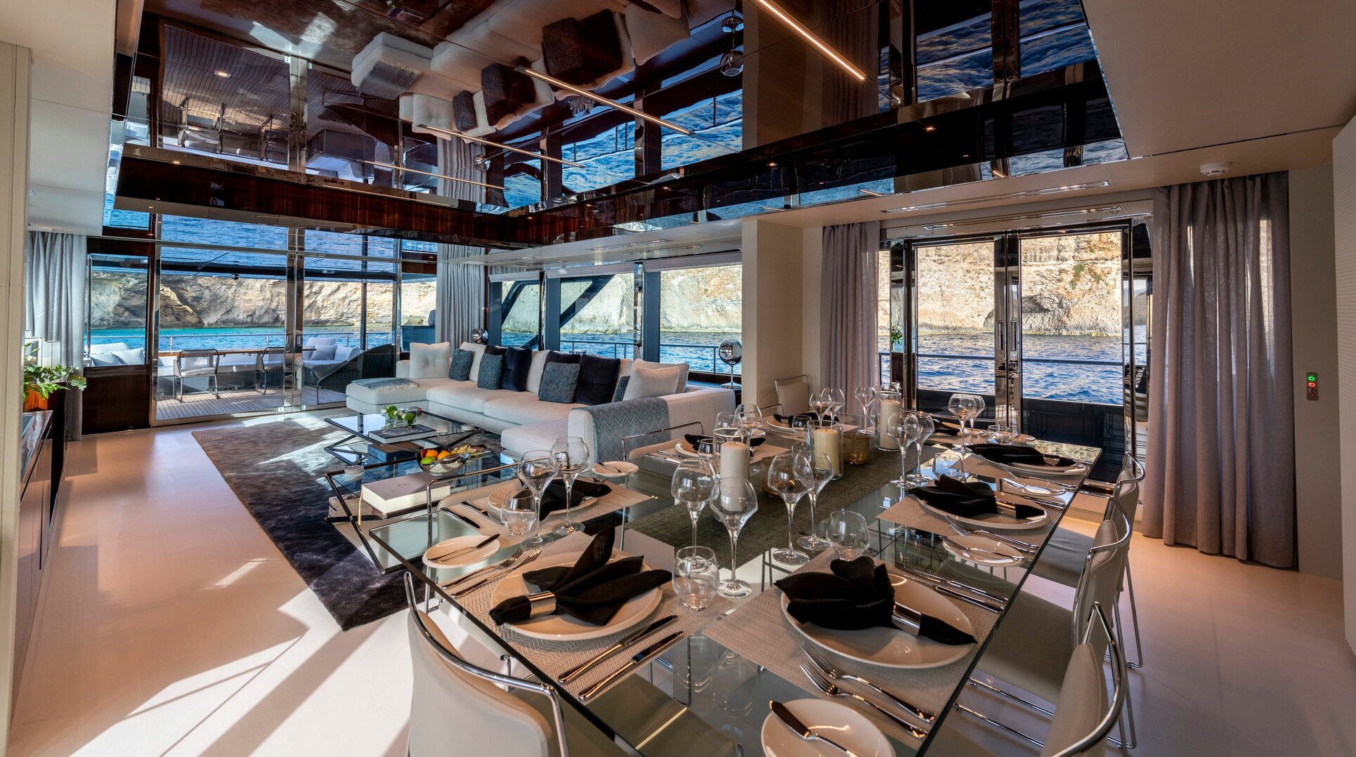 FIGURATI yacht detail photo