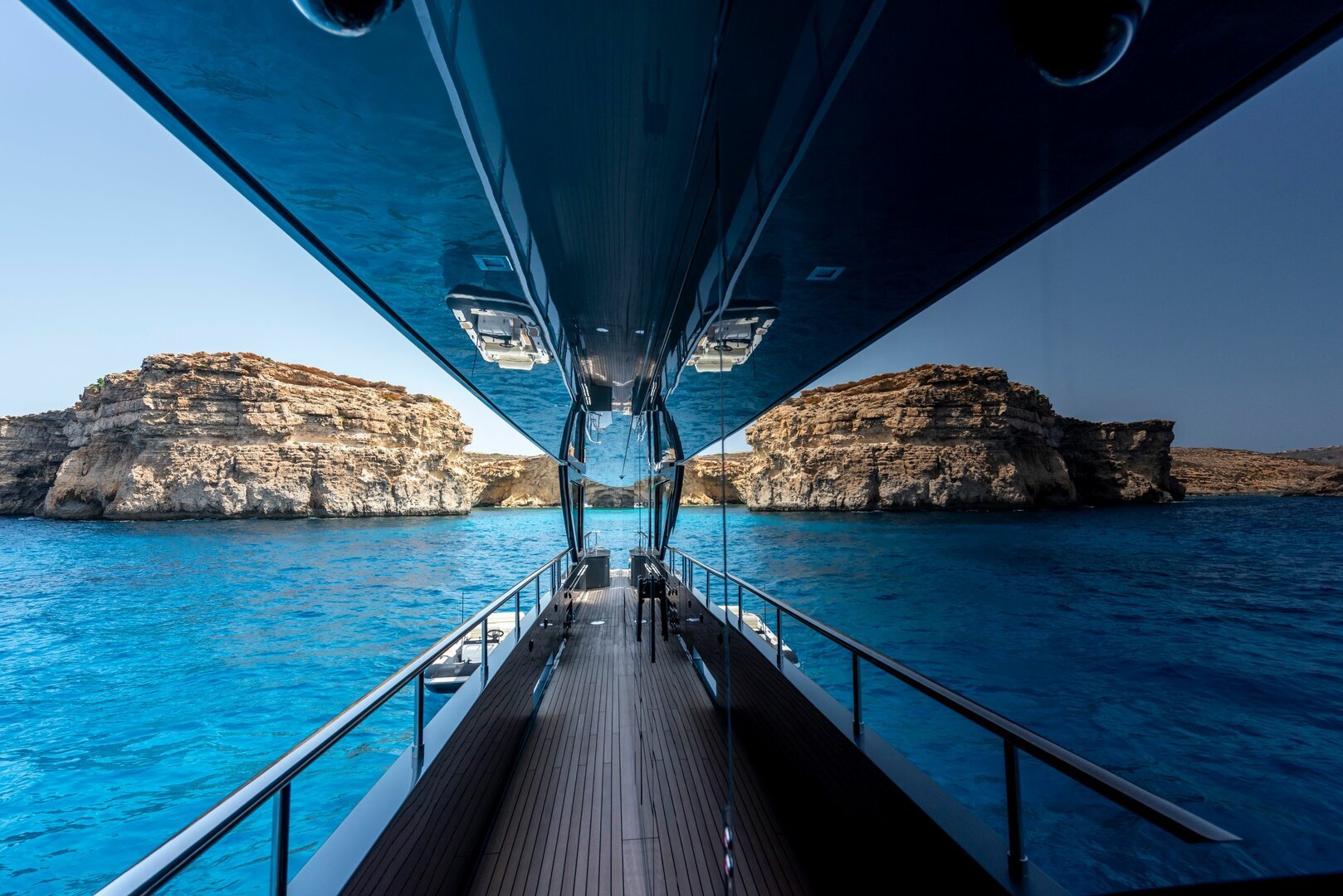 FIGURATI yacht detail photo