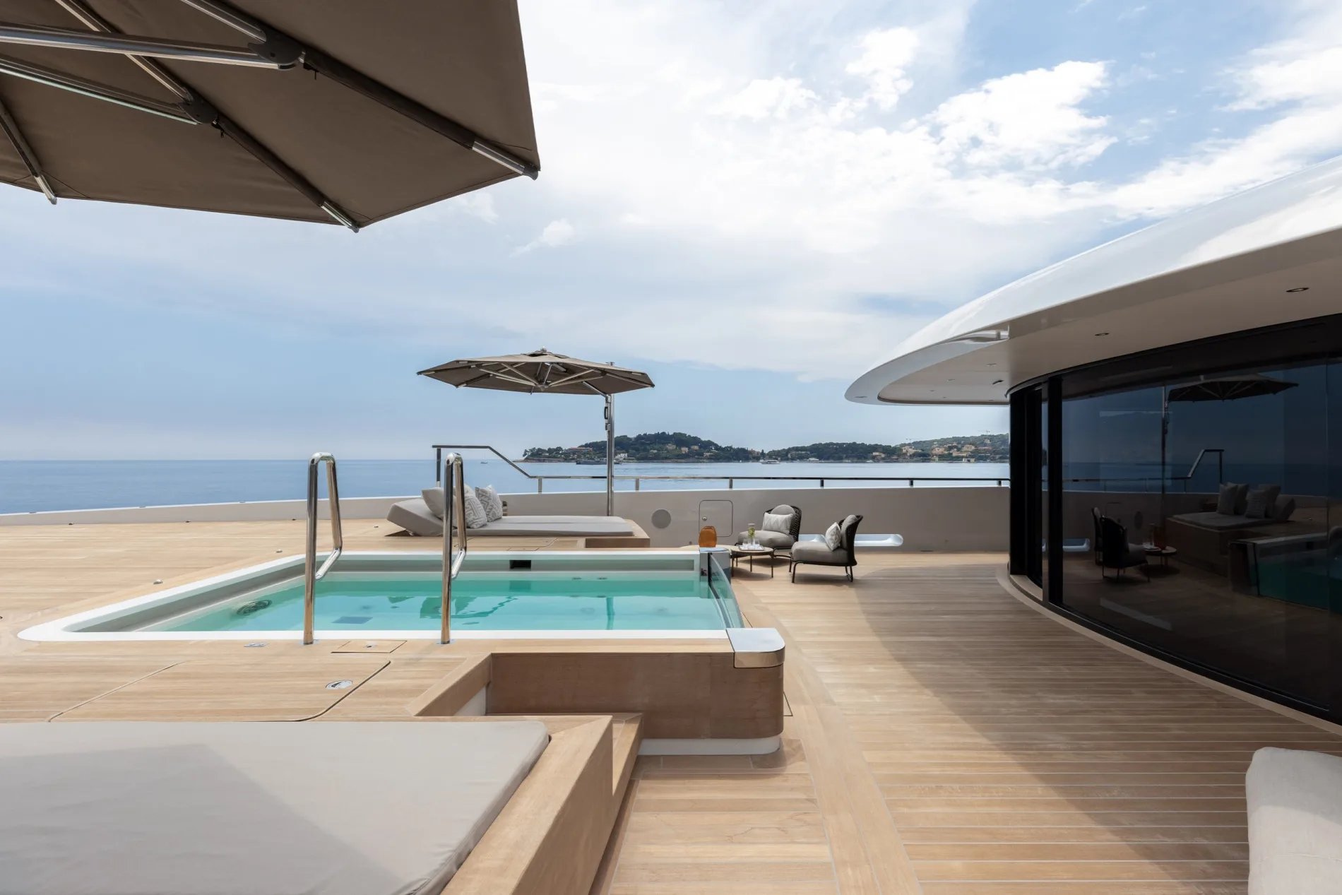 LEMON TREE yacht detail photo