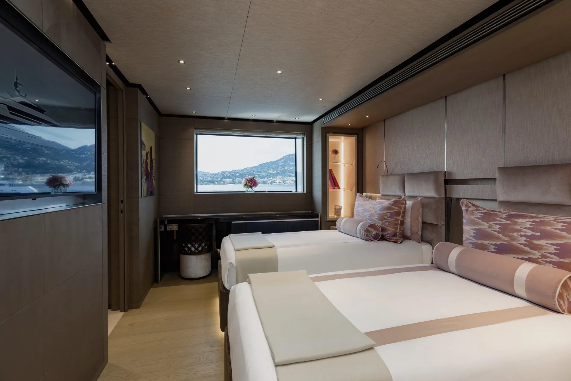 LEMON TREE yacht detail photo
