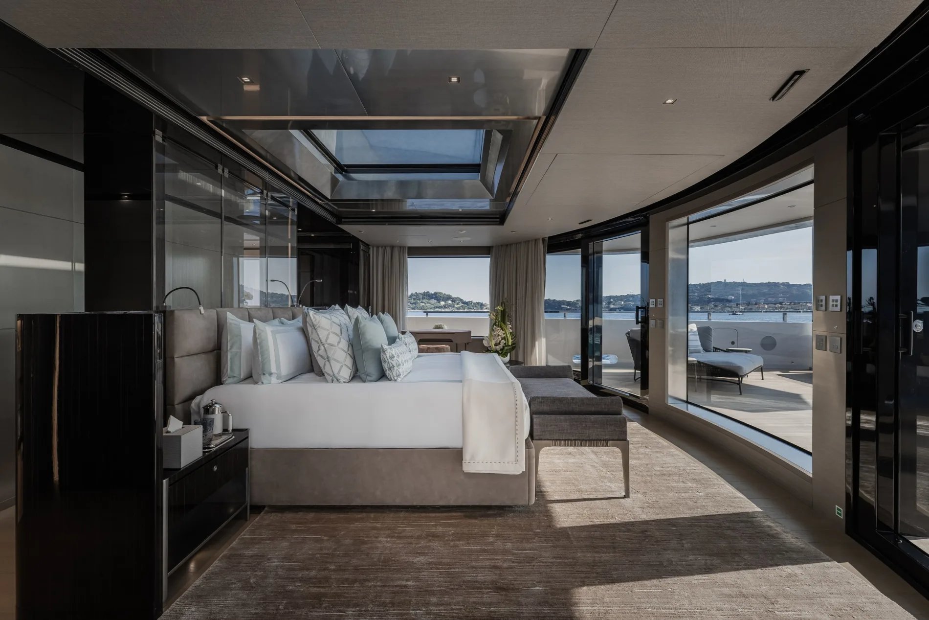 LEMON TREE yacht detail photo