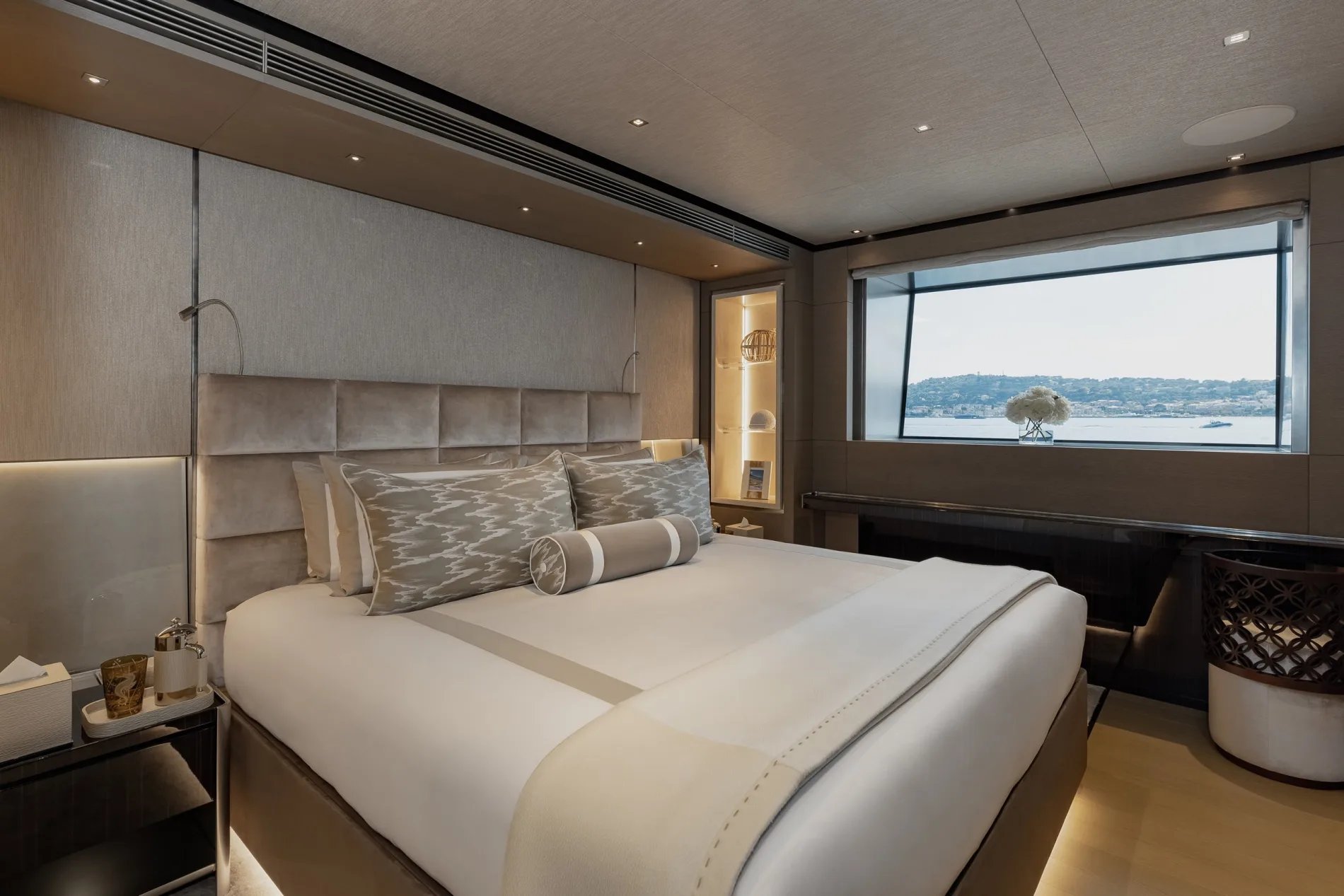 LEMON TREE yacht detail photo