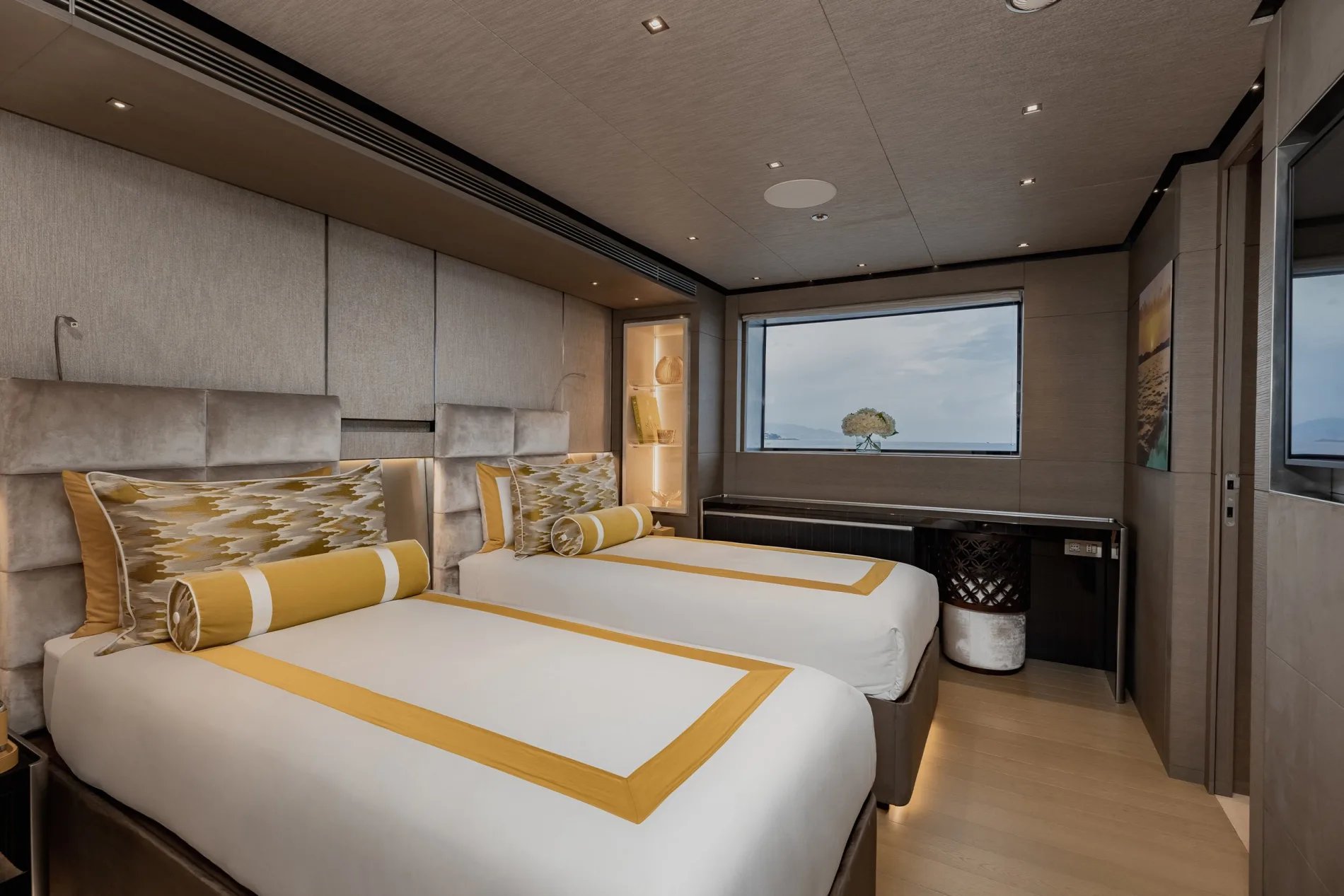 LEMON TREE yacht detail photo