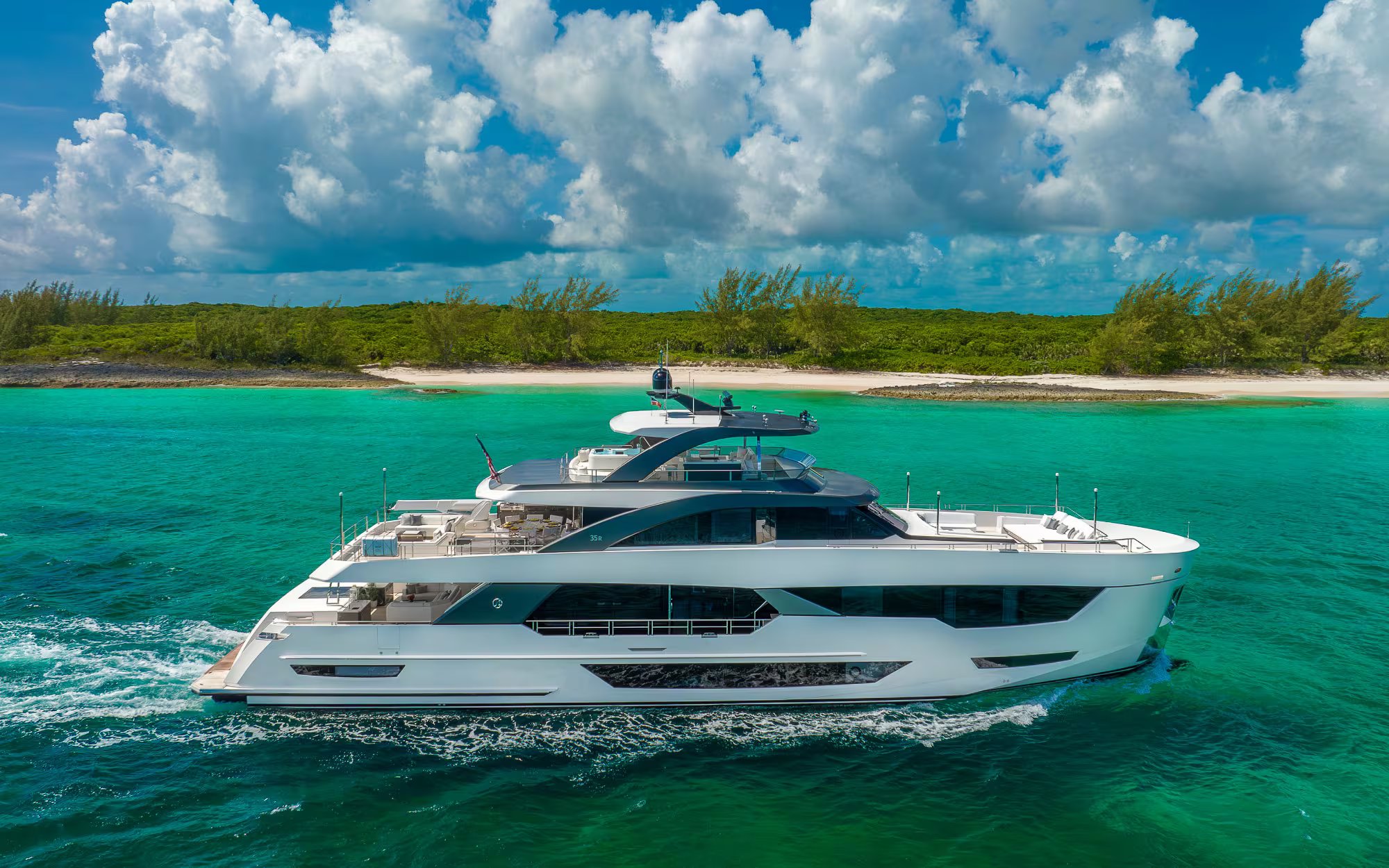 ENTREPRENEUR yacht exterior profile