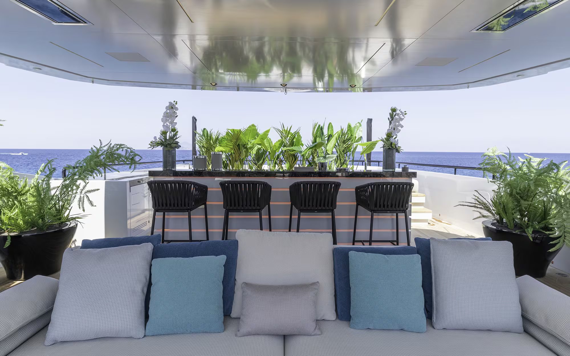 LEL yacht detail photo