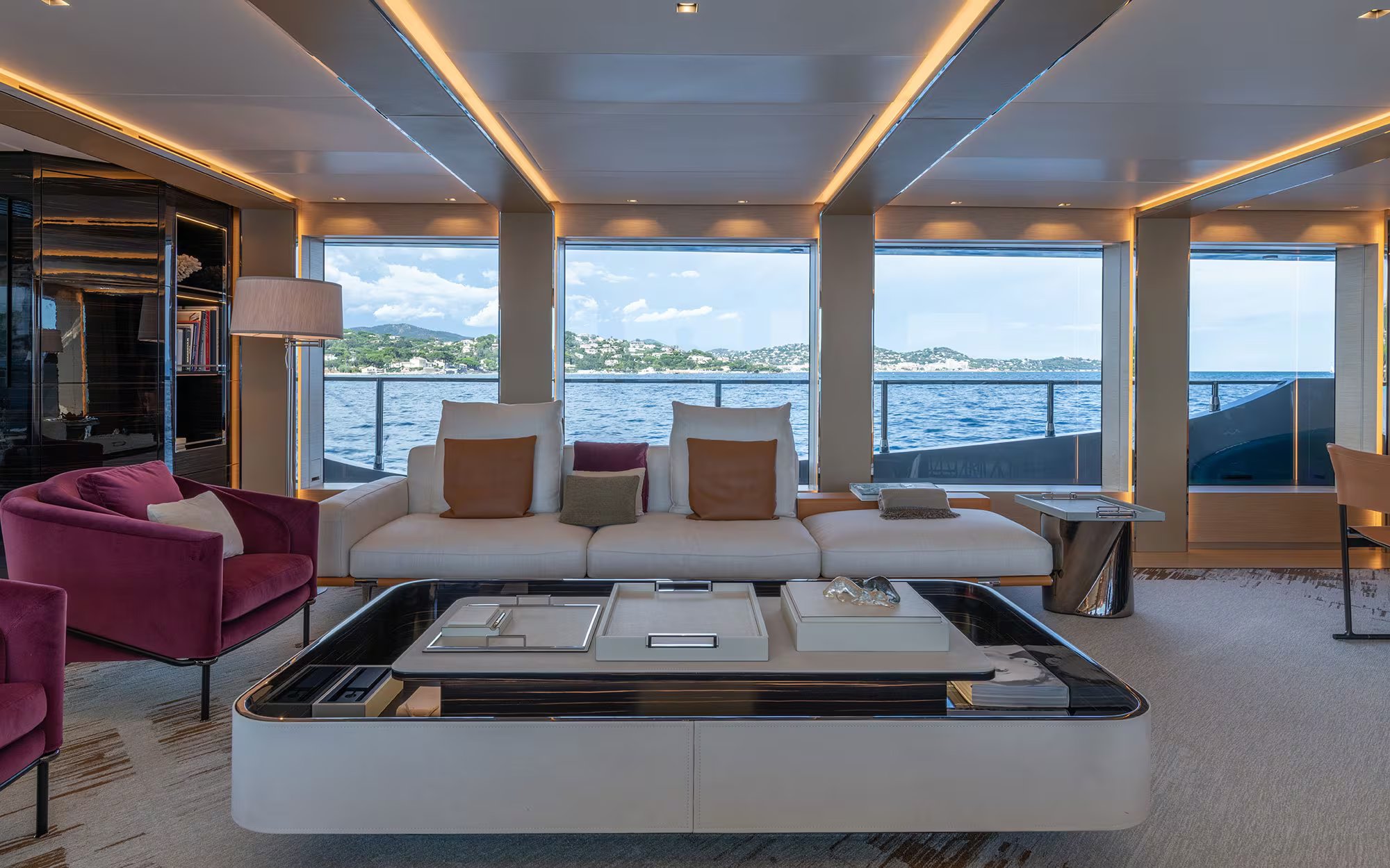 LEL yacht detail photo