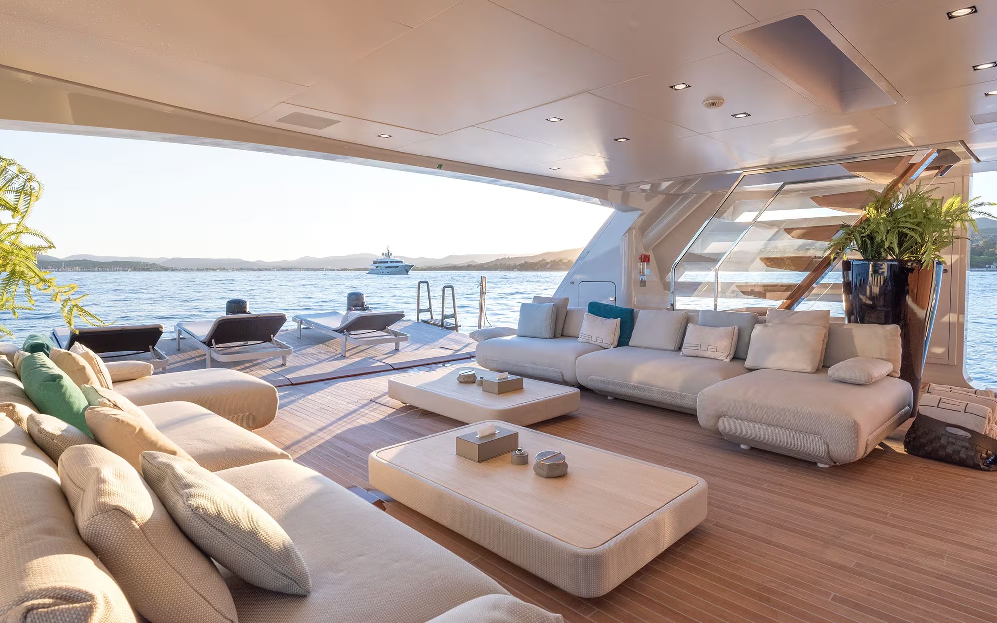 LEL yacht detail photo