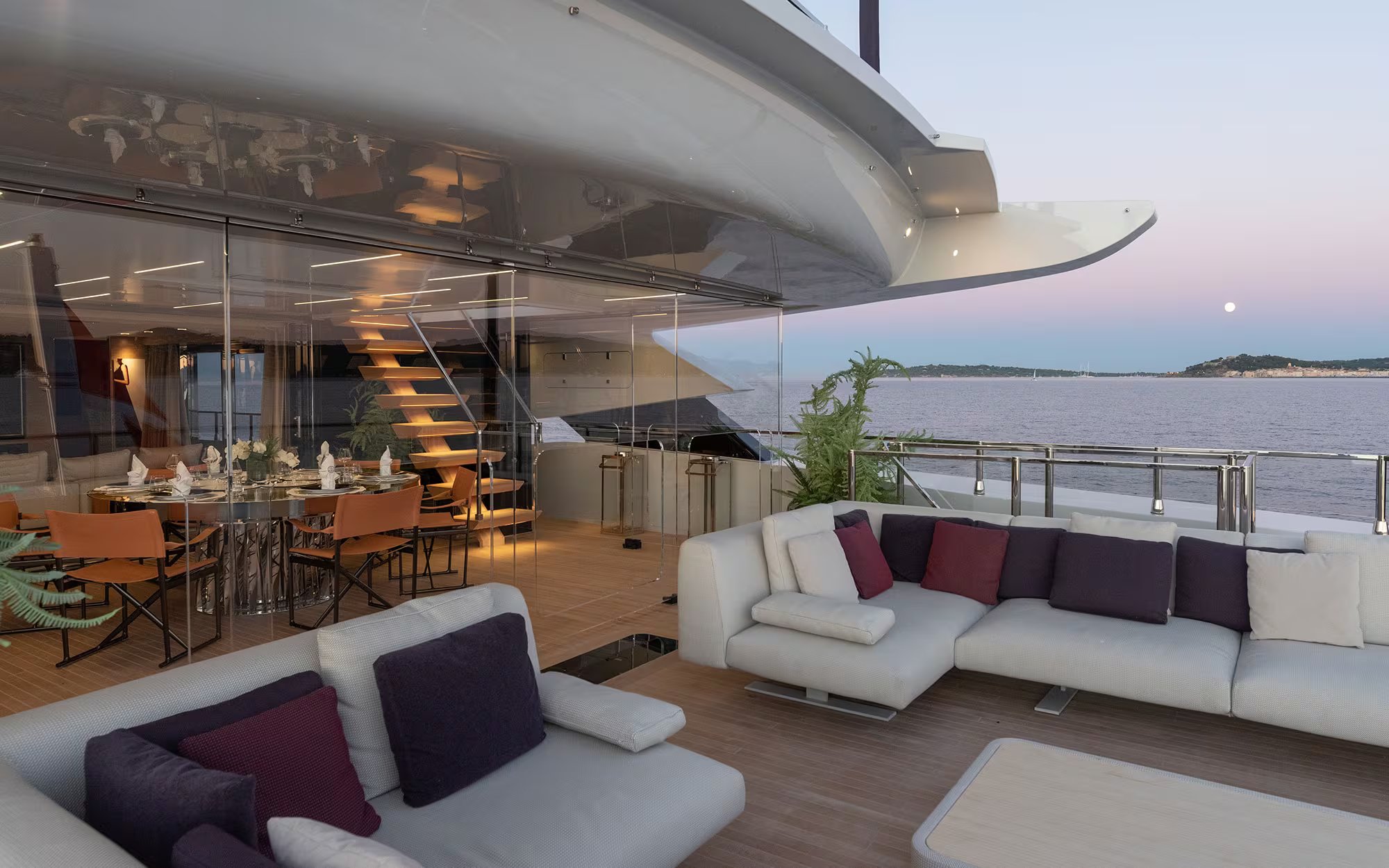 LEL yacht detail photo