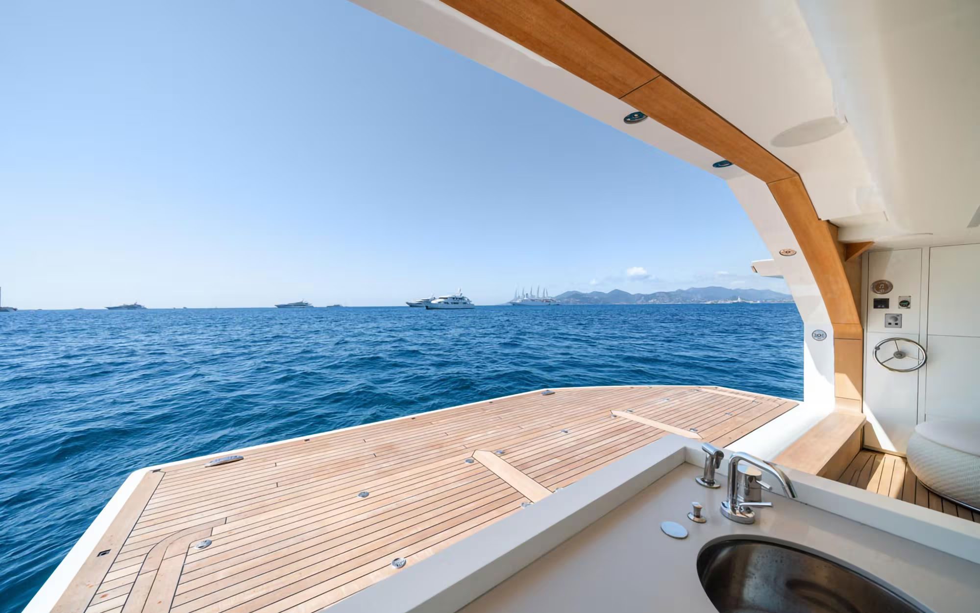 ALULIM yacht detail photo