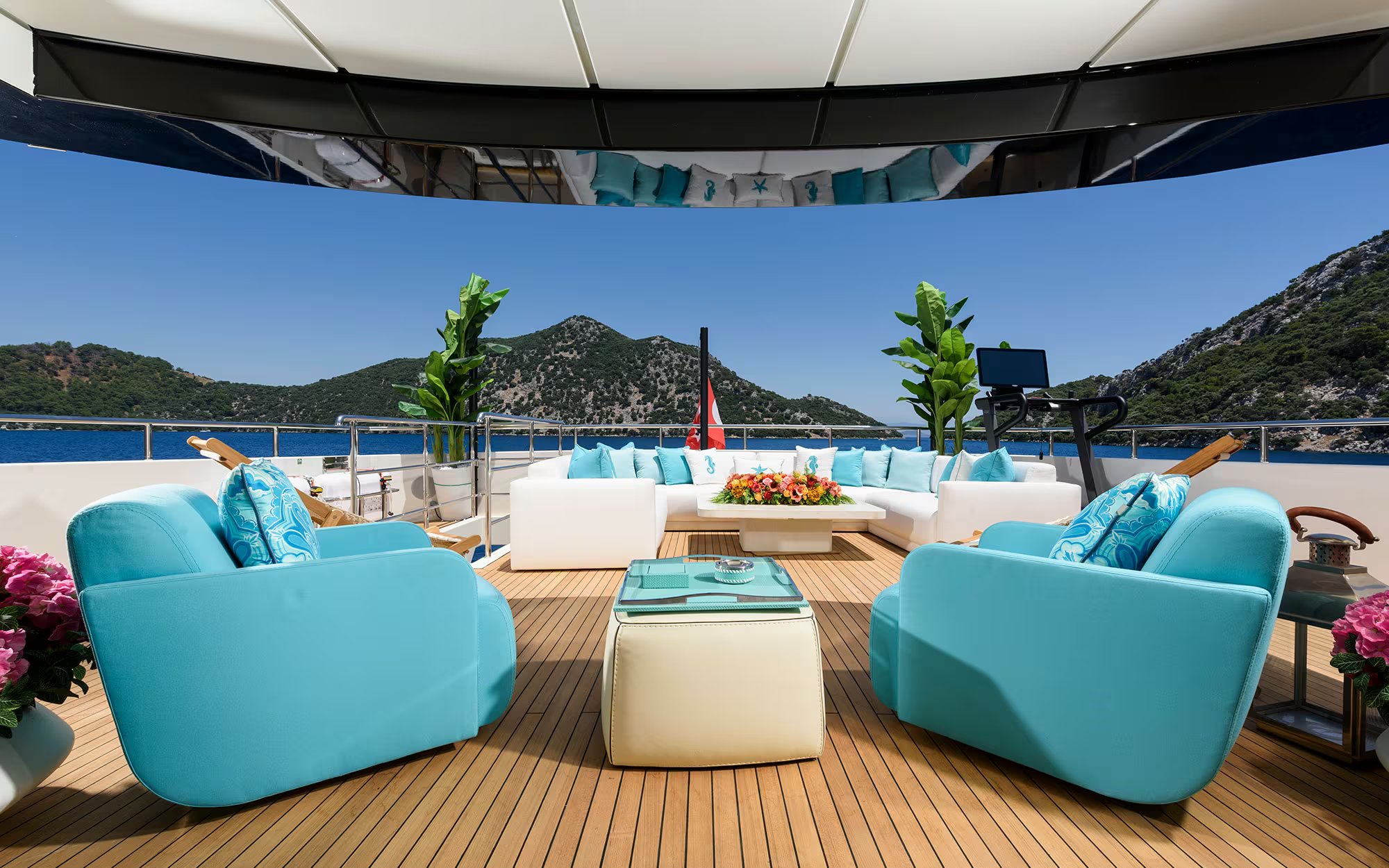 LADY LUNA yacht detail photo