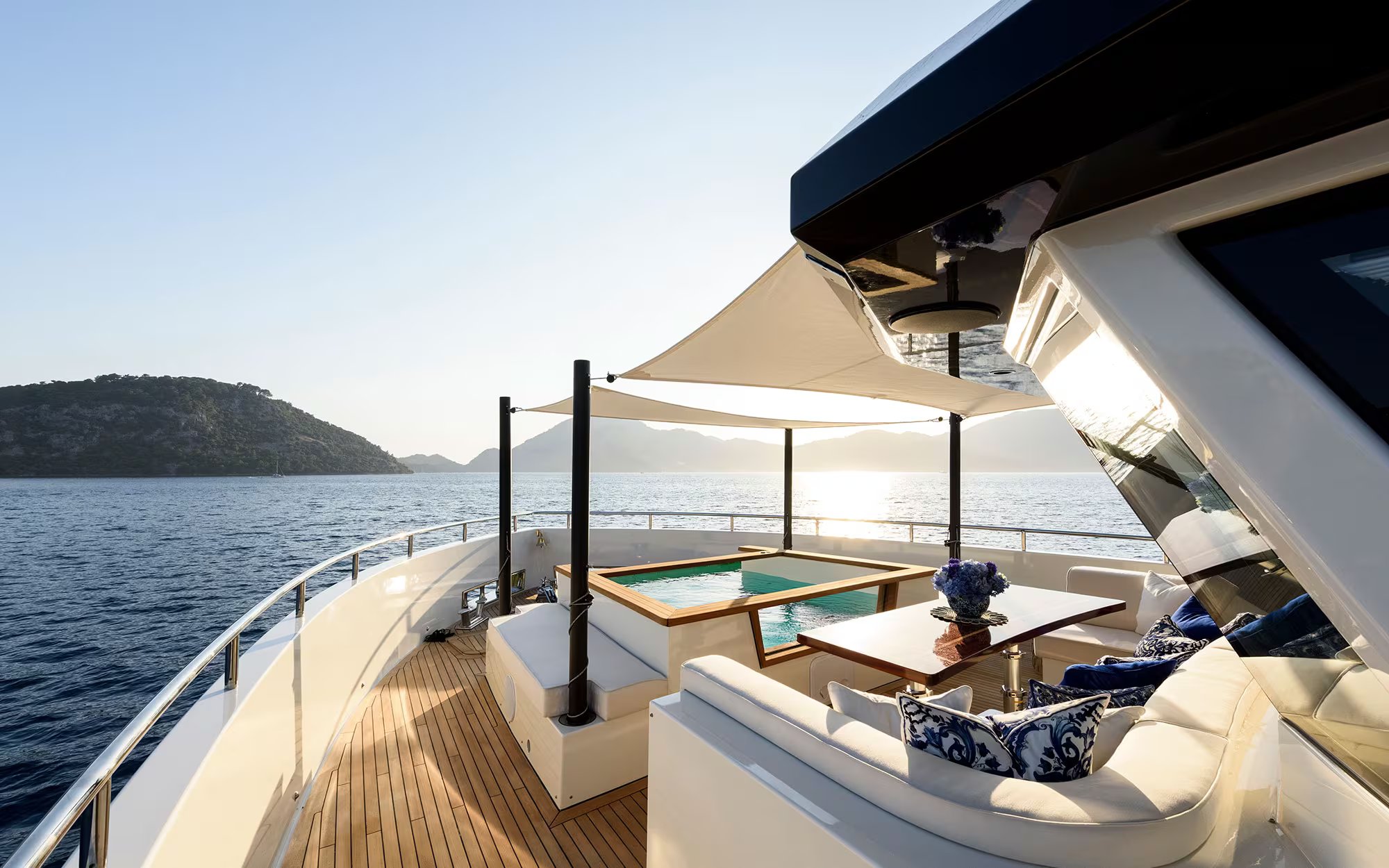 LADY LUNA yacht detail photo