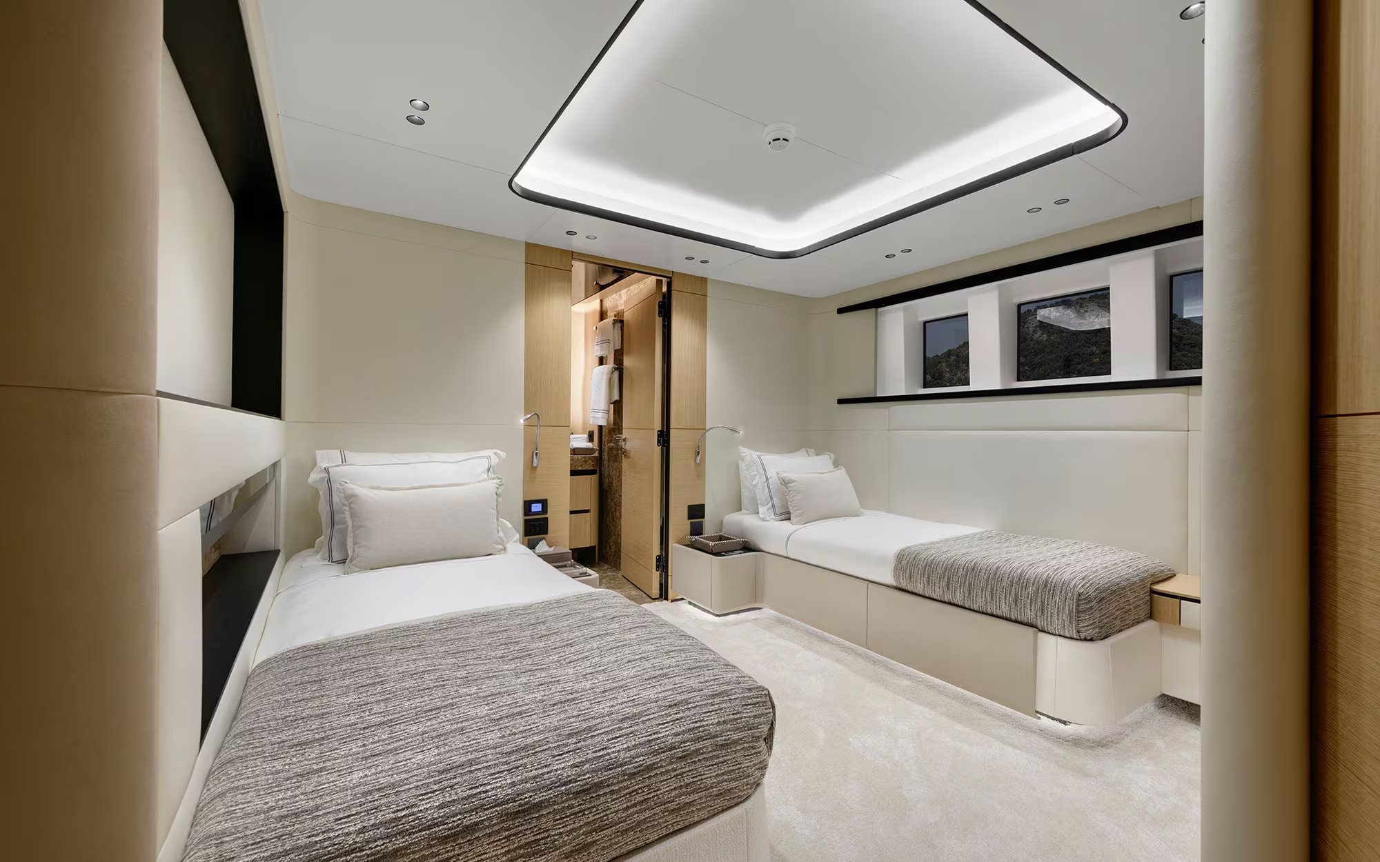 LADY LUNA yacht detail photo