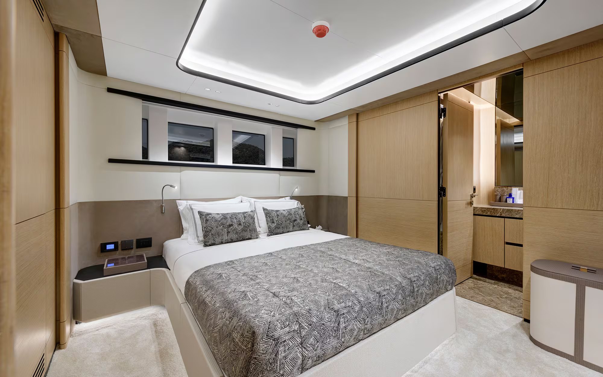 LADY LUNA yacht detail photo