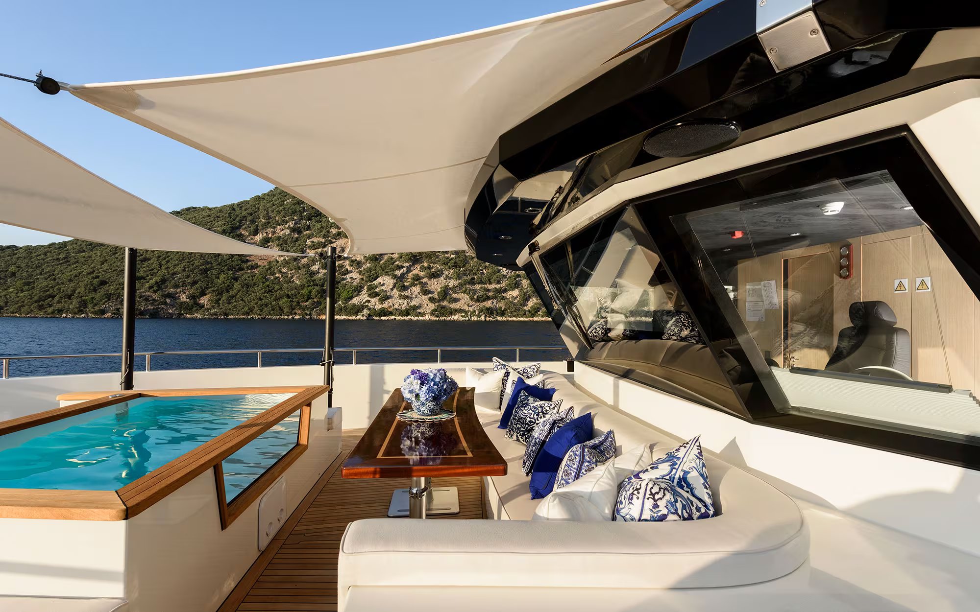 LADY LUNA yacht detail photo