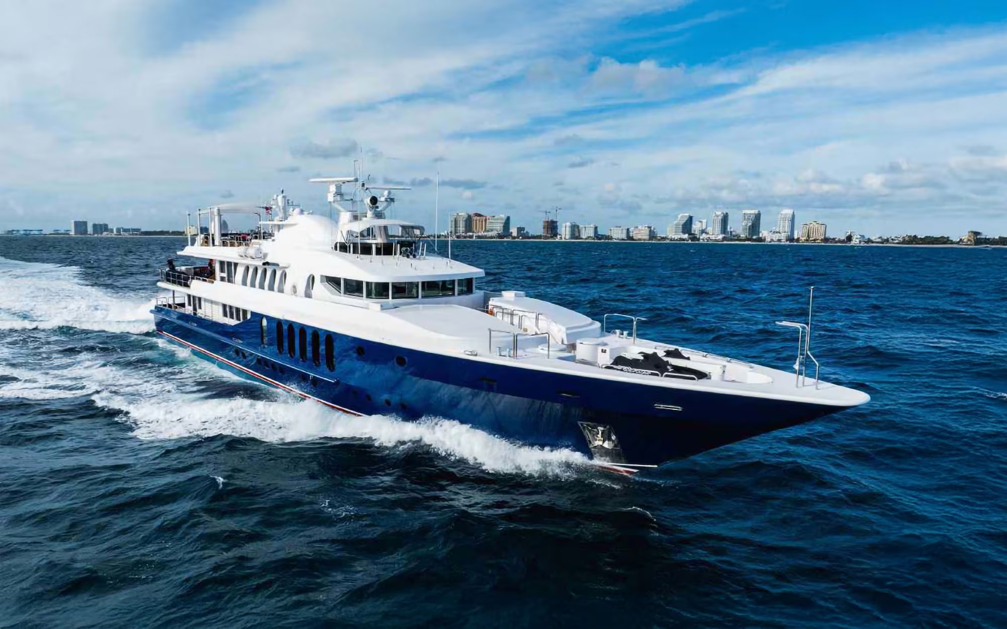 YCM FIFTY yacht exterior profile