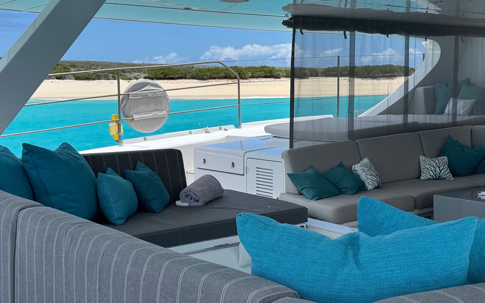 CHE sundeck lounge