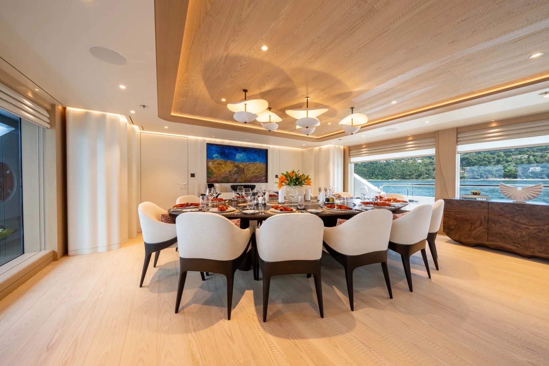 QU2 yacht detail photo